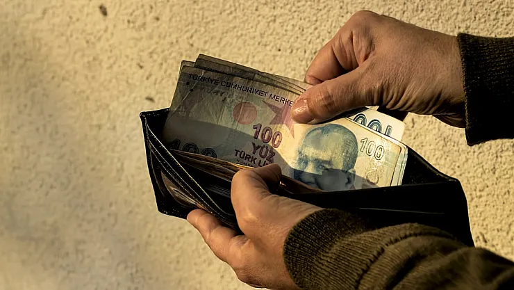 Milyonlarca emekliye müjde! Emeklilere 2.500 TL ek ödeme onaylandı: TBMM'den geçti