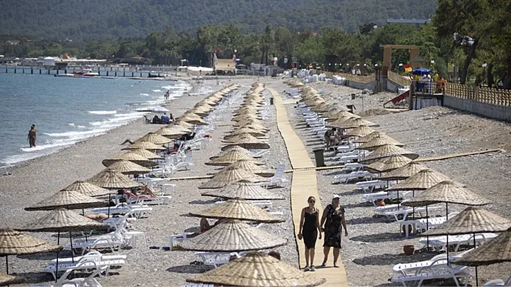 Emeklilere Büyük Müjde: Plajlarda Şezlong ve Şemsiye Ücretsiz!