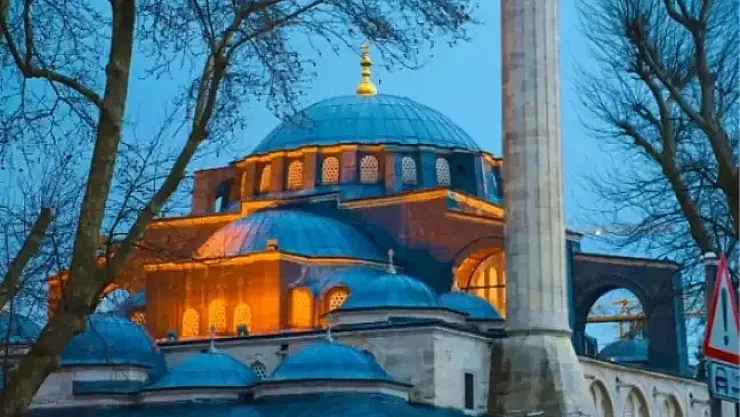 'Evde Teravih Namazı Kılınır mı? 2025 Yılında Teravih Namazı Nasıl Kılınır?'