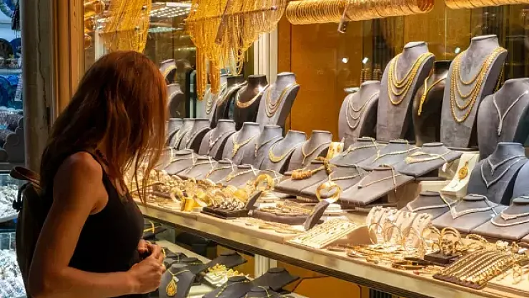 Altın Fiyatlarında Son Dakika Çılgınlığı: Gram Altın Göklere Uçtu, 25 Mart 2025 Canlı Fiyatlar Şoke Ediyor