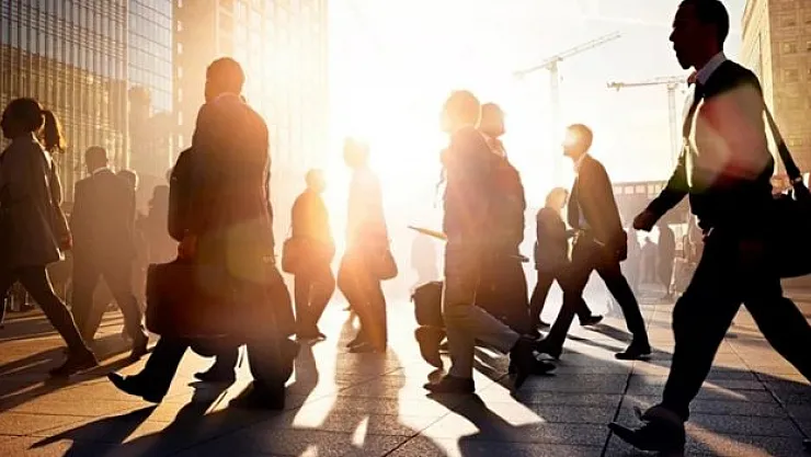 İşsizlik düşerken genç ve kadınlarda artış