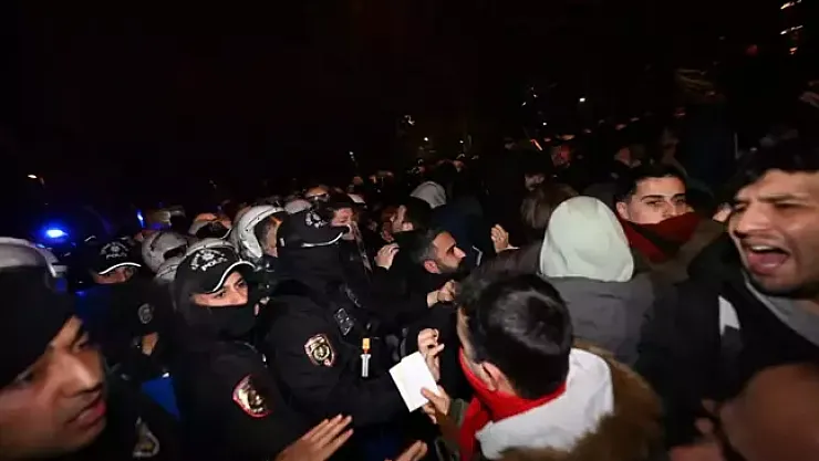 İstanbul'da İmamoğlu Protestoları Sonrası Şafak Baskını: 56 Kişi Gözaltında!