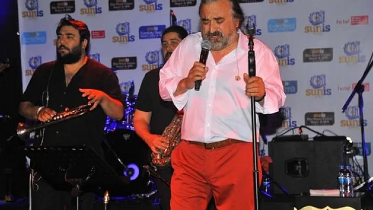 Volkan Konak Hayata veda etti