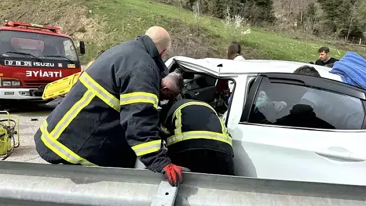Kastamonu'da Yürekleri Parçalayan Katliam Gibi Kaza: Araçlar Un Ufak Oldu, 3 Can Toprağa Düştü
