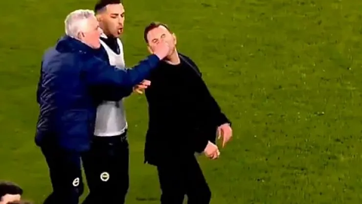 Mourinho'nun Skandal hareketi: Okan Buruk'un burnunu sıktı