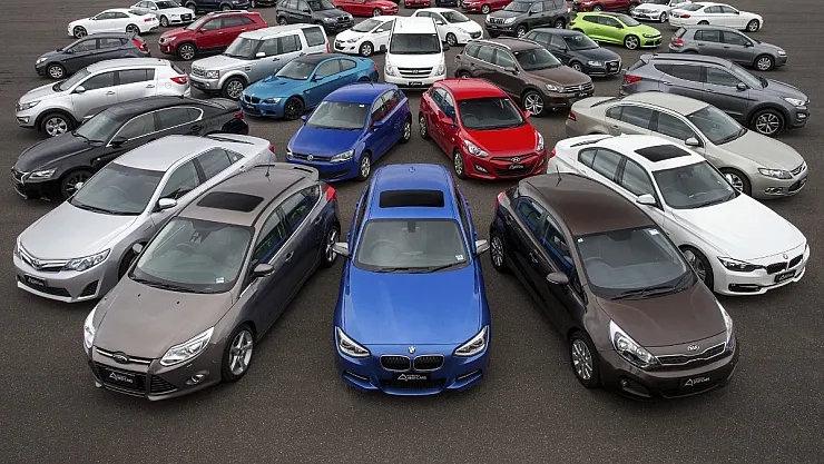 Uzun Yola Çıkacaklar İçin Müthiş Haber: Cep Yakmayan En Az Tüketimli Otomobiller Sahnede!