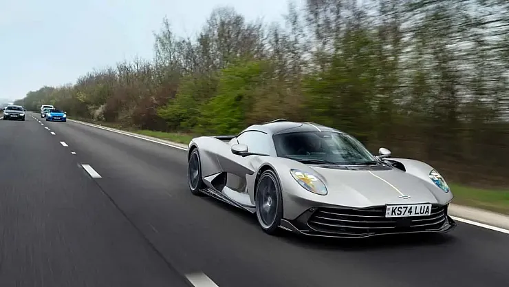 Aston Martin Valhalla'dan Muhteşem Geri Sayım: Seri Üretim Kapıda, Hibrit Canavar Yollarda Fırtına Estirecek!