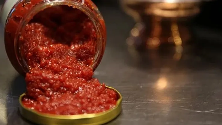 Tehlike tencerede: Bu salçaya dikkat