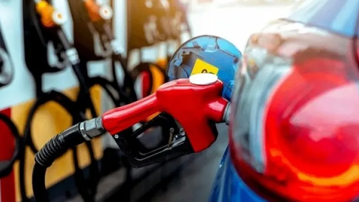 Akaryakıtta büyük indirim! Benzin ve Motorin fiyatları çakıldı