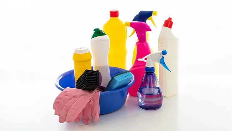 DSÖ'den Kritik Uyarı: Ev Temizlik Ürünleri Akciğerlere Sigara Kadar Zarar Veriyor!
