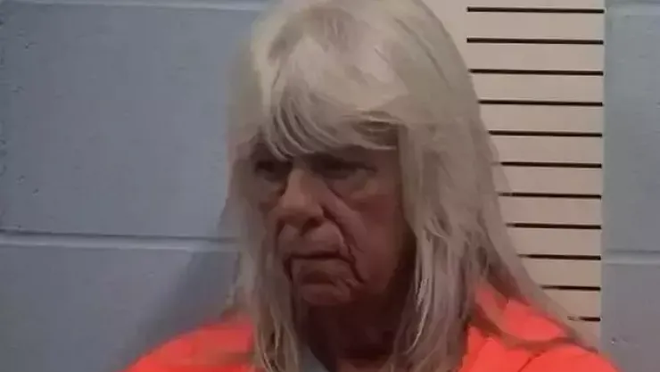 Koruyucu Anne, Evlatlık Kızını Egzotik Hayvan Koleksiyonu İçin Maymunla Değiştirdi!