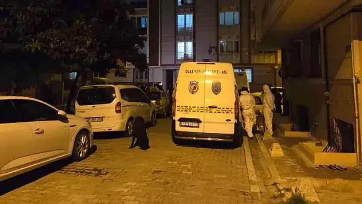 17 Yaşındaki Gencin Kanlı Vahşeti: Kız Arkadaşını Bıçakladı, Annesini Öldürdü! Esenyurt'ta Dehşetin Perdesi Aralanıyor!