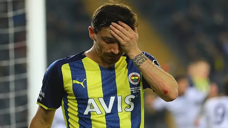 Fenerbahçeli Mert Hakan Yandaş Hastanelik Oldu!