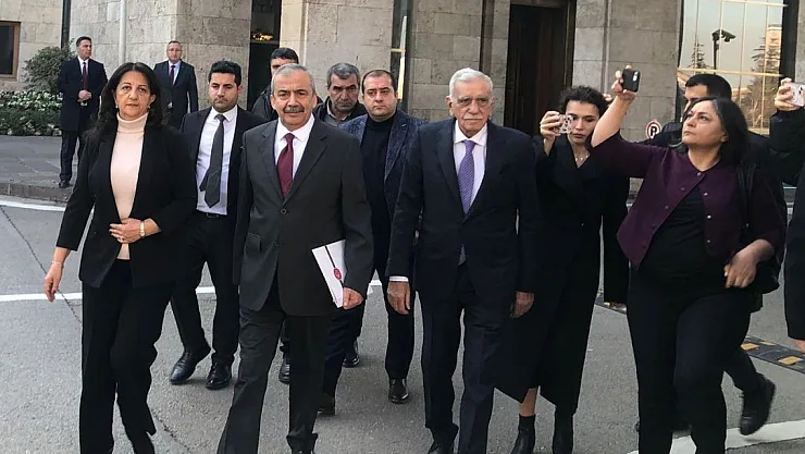 DEM Parti'den Sırrı Süreyya Önder Açıklaması: İmralı Heyeti'nde Değişiklik Yok