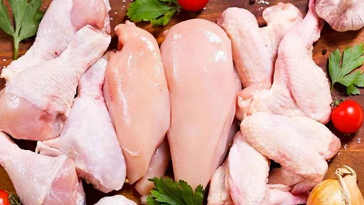 Tavuk Yiyen Erkek Dişileşir mi? Uzmanlardan Net Yanıt