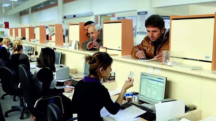 Kamu memuru kimlere denir?