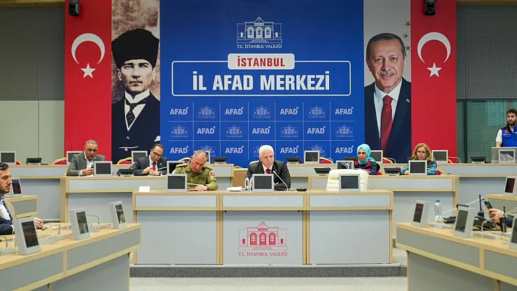 İstanbul'da Deprem: 151 Kişi Panik Nedeniyle Yüksekten Atlayarak Yaralandı