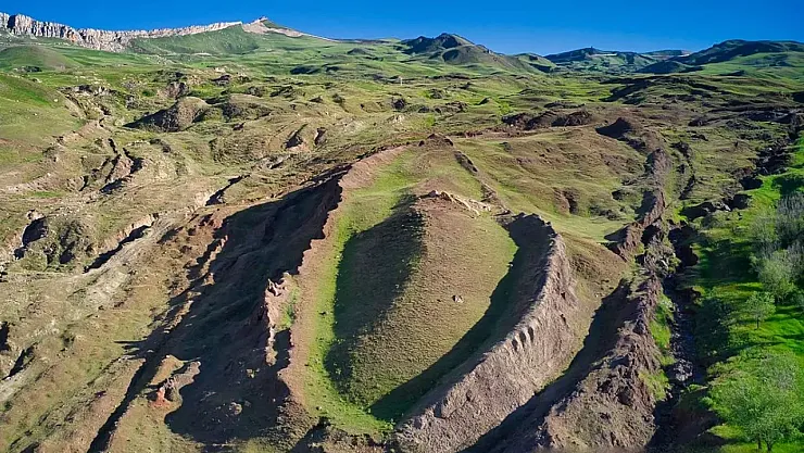 ABD'li araştırmacılar, Ağrı Dağı'nda Nuh'un Gemisi kalıntıları buldu