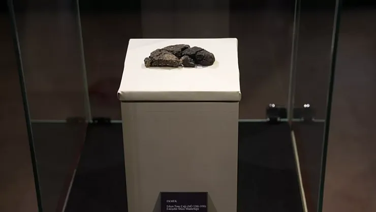 Dünya, Eskişehir'de keşfedilen 5 bin yıllık ekmeği konuşuyor