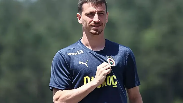 Herkes tatildeyken Mert Hakan Yandaş sürprizi! Tesislerden çıkmıyor