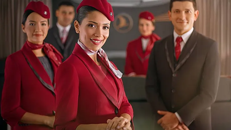 Hostes olmak için ne gerekli?