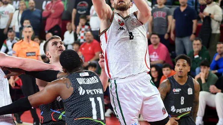 Karşıyaka'da yaprak dökümü: Mike Smith ve Hakan Sayılı da veda etti