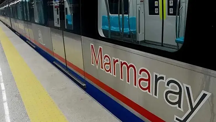 Marmaray seferlerinde teknik aksaklık: İstanbullular yoğunluk yaşadı