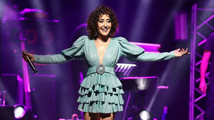 Melek Mosso Kıbrıs tatilinde kaza geçirdi: 'Lütfen dua edin'