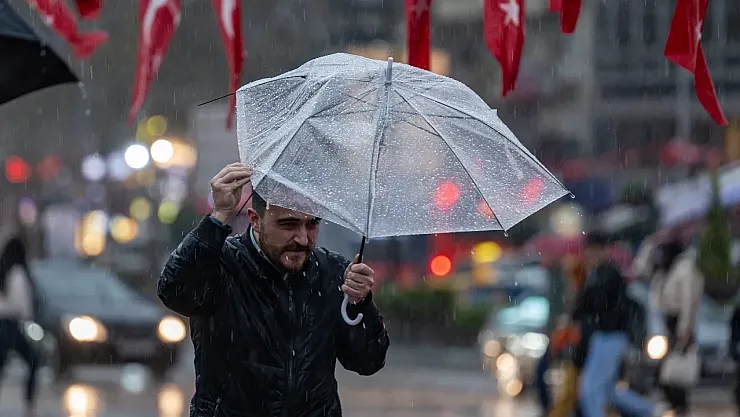 Meteoroloji'den 5 bölgeye sağanak, toz taşınımı, çamur yağışı ve kuvvetli rüzgar uyarısı