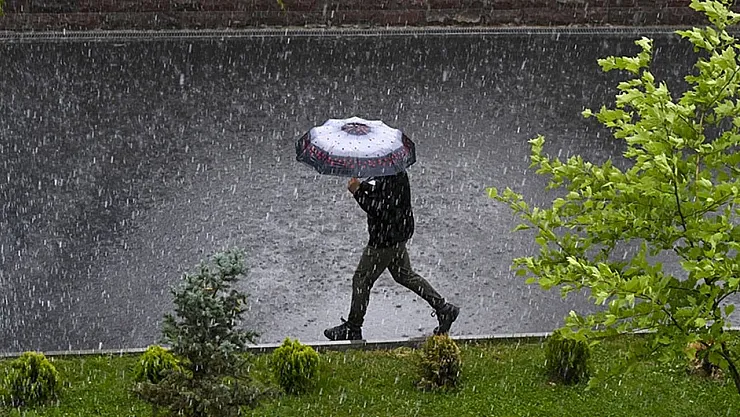 Meteoroloji uyardı: Sağanak ve kuvvetli rüzgar bekleniyor