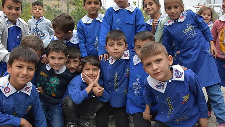 Okullarda üniforma geri dönüyor: Serbest kıyafet kalkıyor