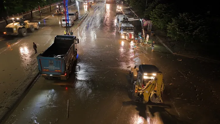 Trabzon selin izlerini silmeye çalışıyor: Geniş kapsamlı seferberlik ilan edildi