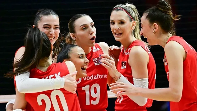 Filenin Sultanları, Yarı Final için Japonya karşısında parkede