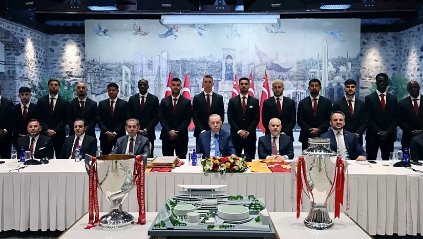 Galatasaray, Cumhurbaşkanı Erdoğan'ı ziyaret etti