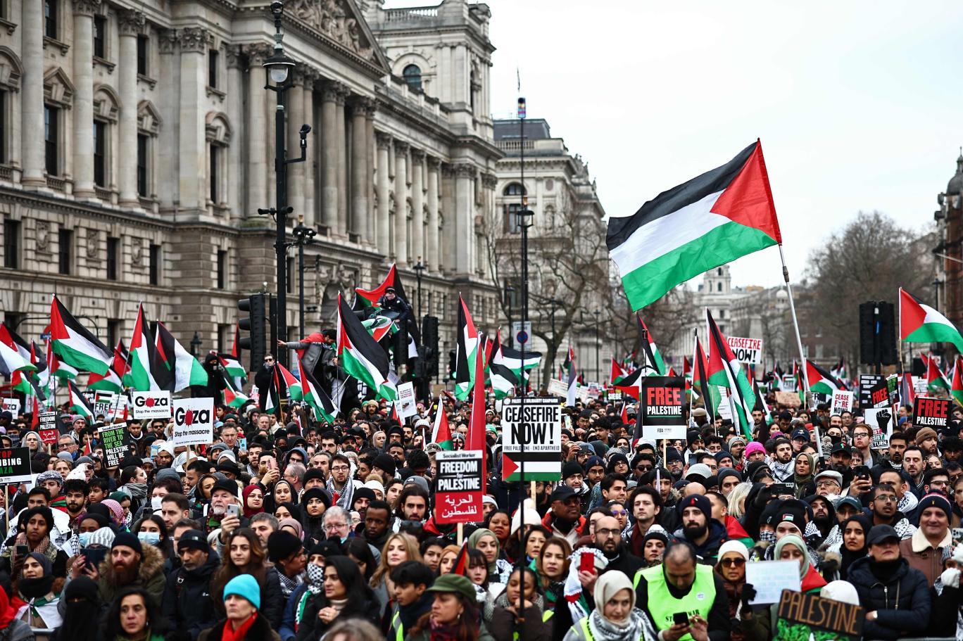 londra-ve-dublinde-filistine-destek-buyuyor-ateskes-icin-cagrilar-yankilaniyor.jpg
