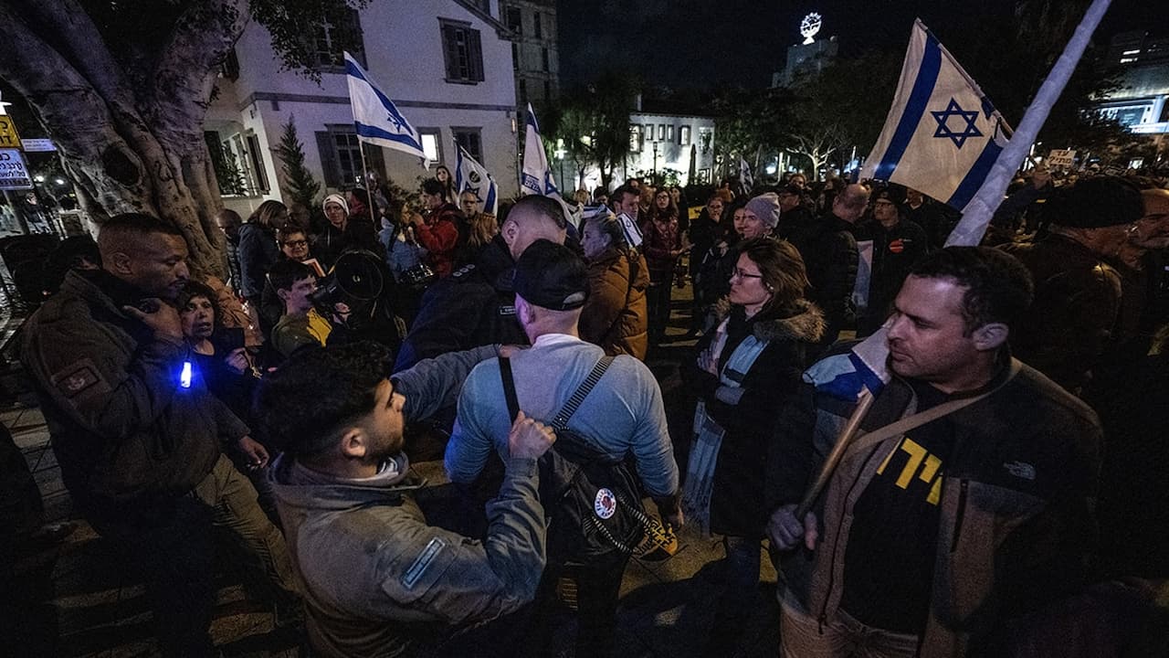 tel-avivde-hukumet-karsiti-binlerce-vatandasin-sesi-yukseldi-netanyahuya-buyuk-tepki-2.jpg