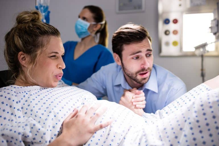 man-comforting-pregnant-woman-during-labor-770x514.jpg