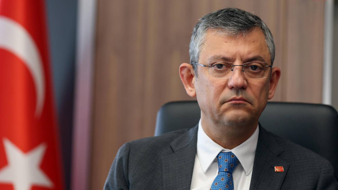ozgur-ozel-den-akp-nin-secim-calismasina-duzenlenen-saldiriya-tepki.jpg