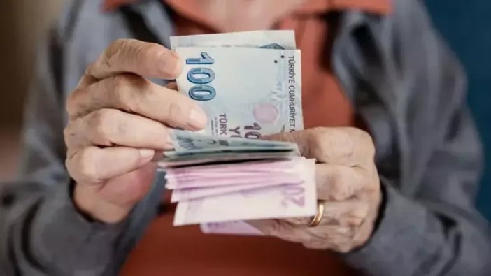 emekliye-bayram-hediyesi-1000-tl-ikramiye-farki-yatiyor.jpeg