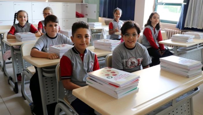 okullar-2025te-bayram-oncesi-tatile-girecek.jpg
