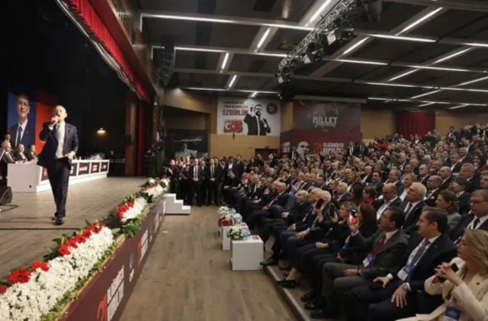 chp-kurultayinda-sok-muhalefet-genel-merkezi-sarsiyor-002.jpeg